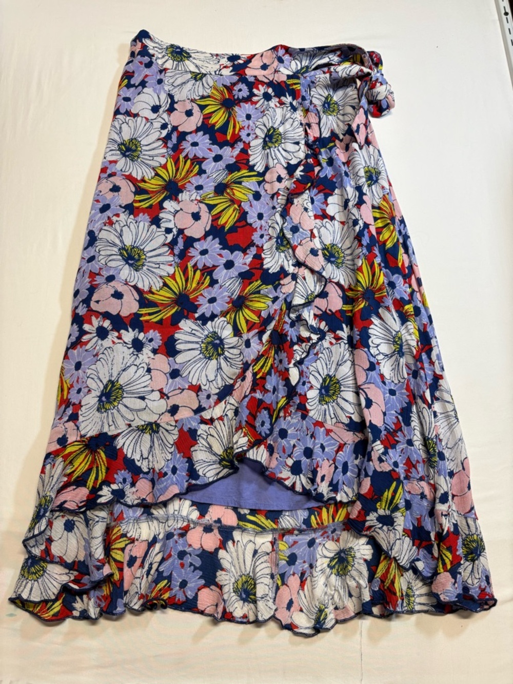 Anthropologie Maeve Sybil
Floral Wrap Skirt Size Medium - Picture 4 of 9